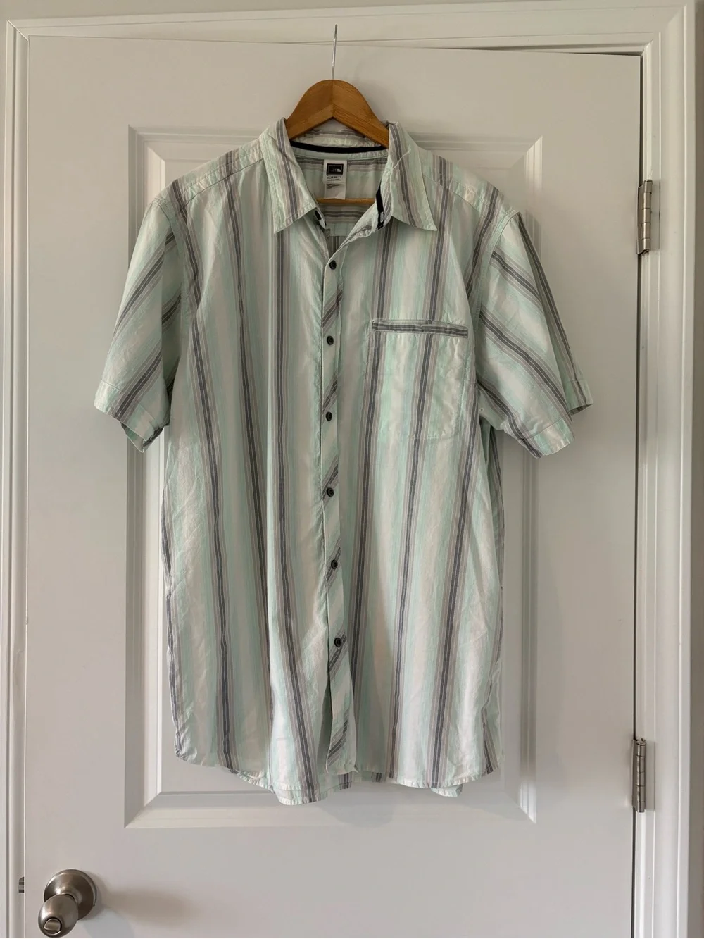 The North Face Men's Lightweight Mint Stripe Button-Up Shirt XL short sleeve
